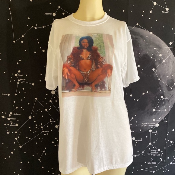 Lil Kim graphic tee. 🖤 - Picture 4 of 4